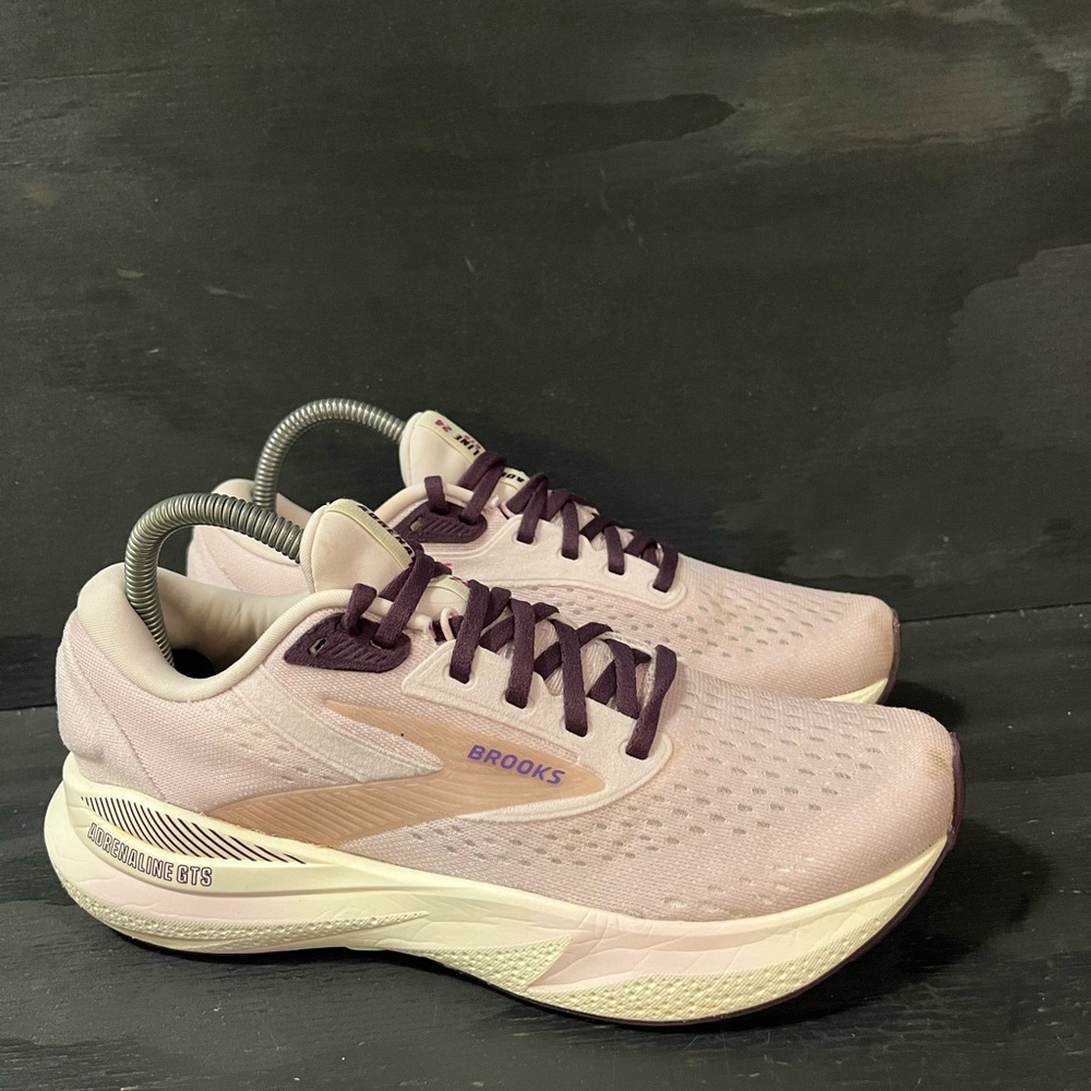 Brooks Adrenaline GTS 24 Orchid Coconut Purple Women Sz 8.5 Running 1204261B579
